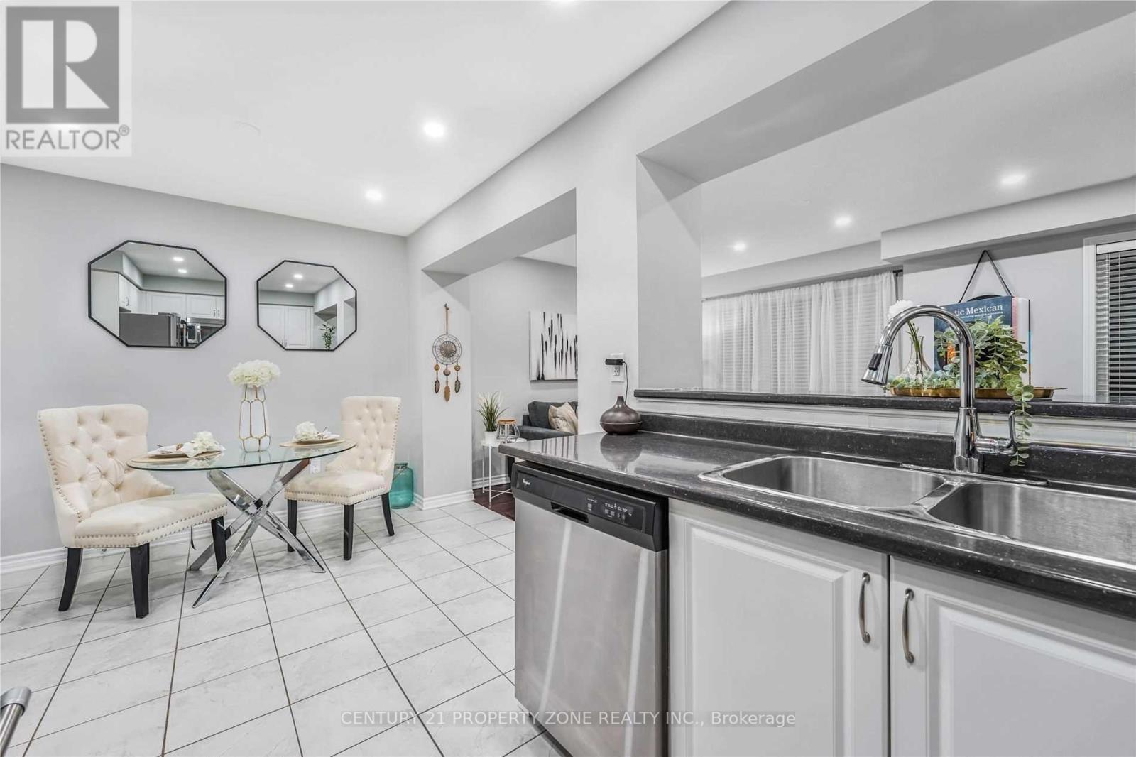 95 Bannister Crescent, Brampton, Ontario  L7A 0G2 - Photo 7 - W12882706