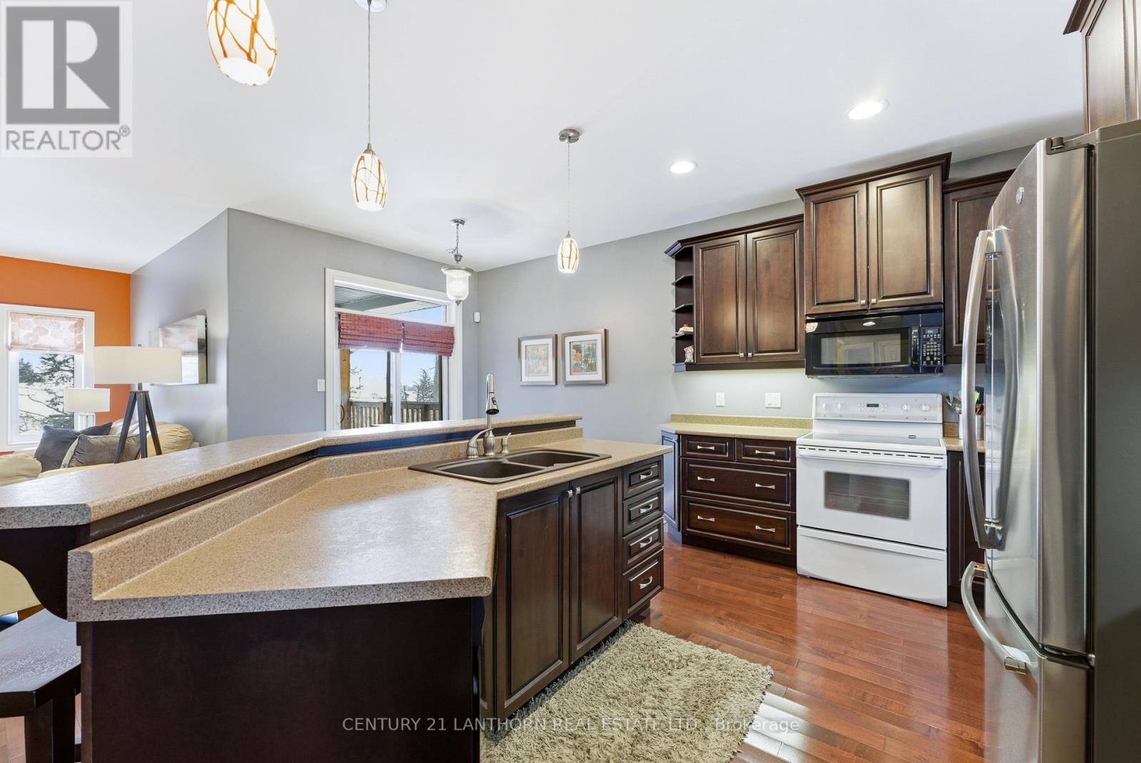 39 Mcdougall Drive, Belleville (Thurlow Ward), Ontario  K8N 0M1 - Photo 13 - X12895864