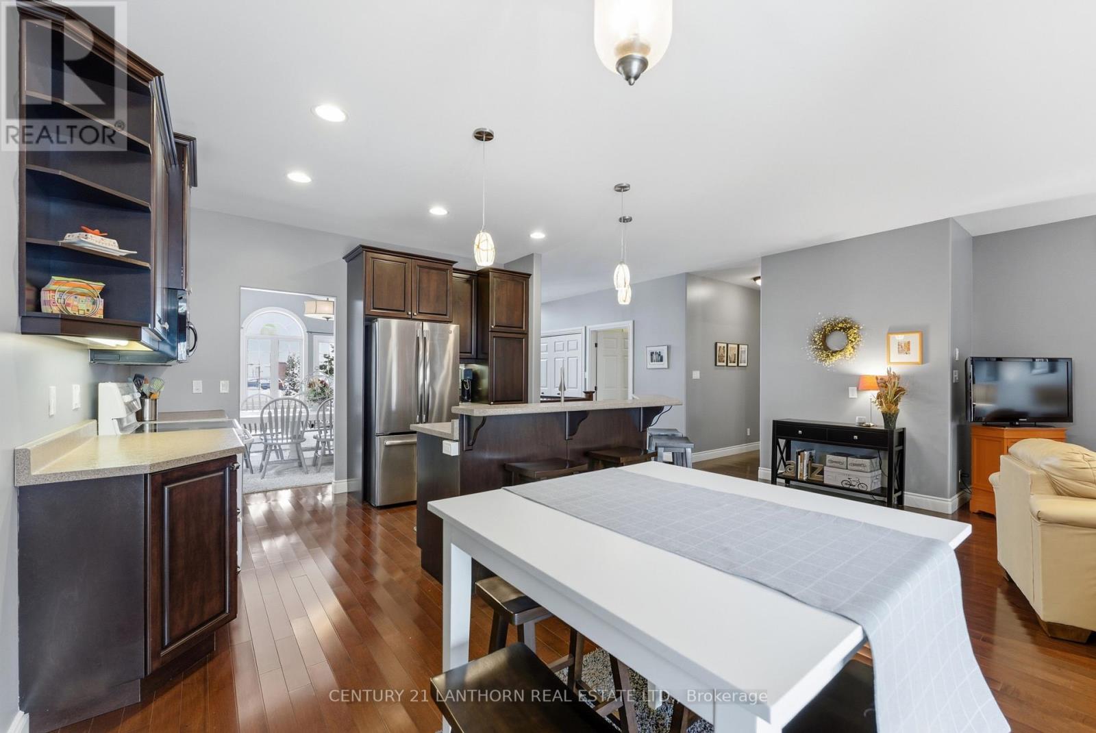 39 Mcdougall Drive, Belleville (Thurlow Ward), Ontario  K8N 0M1 - Photo 16 - X12895864