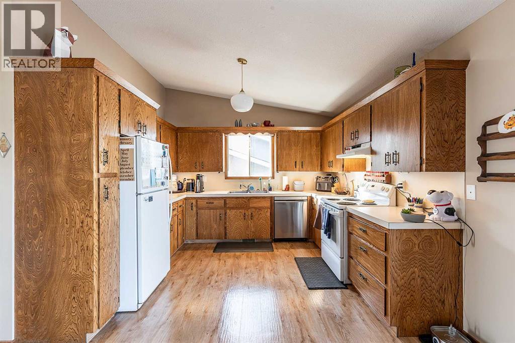 18 Cockrill Court Se, Medicine Hat, Alberta  T1B 2T5 - Photo 9 - A2291442