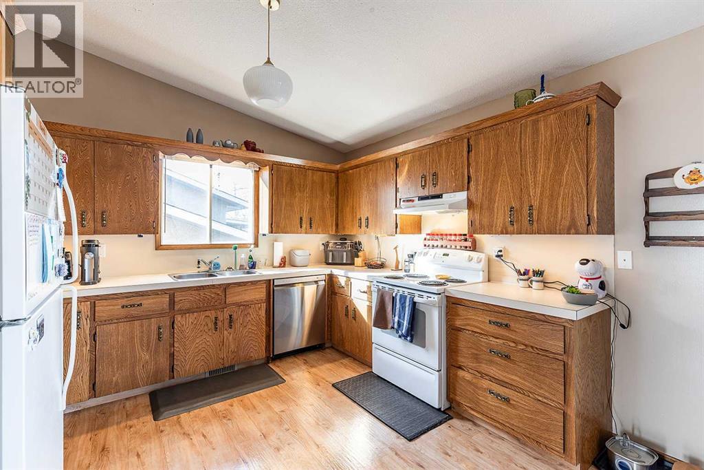 18 Cockrill Court Se, Medicine Hat, Alberta  T1B 2T5 - Photo 10 - A2291442