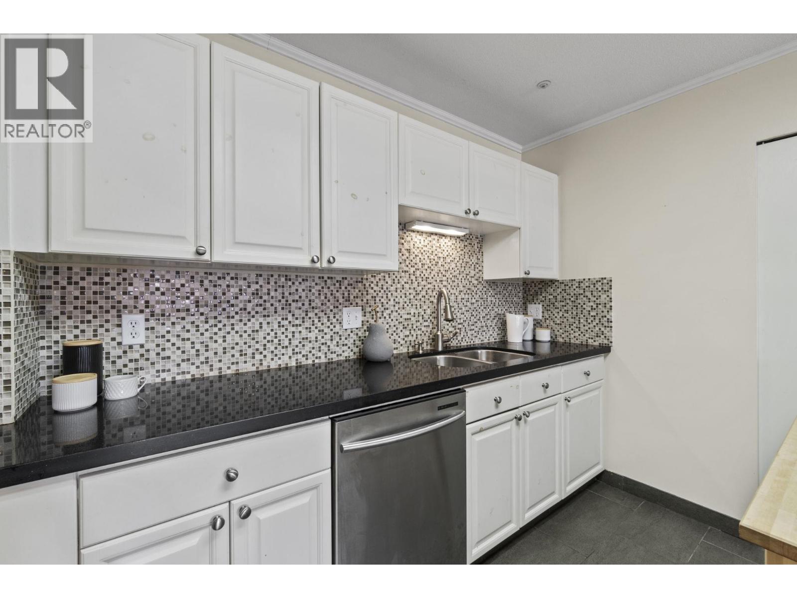 425 3 Rialto Court, New Westminster, British Columbia  V3M 5T4 - Photo 9 - R3100615