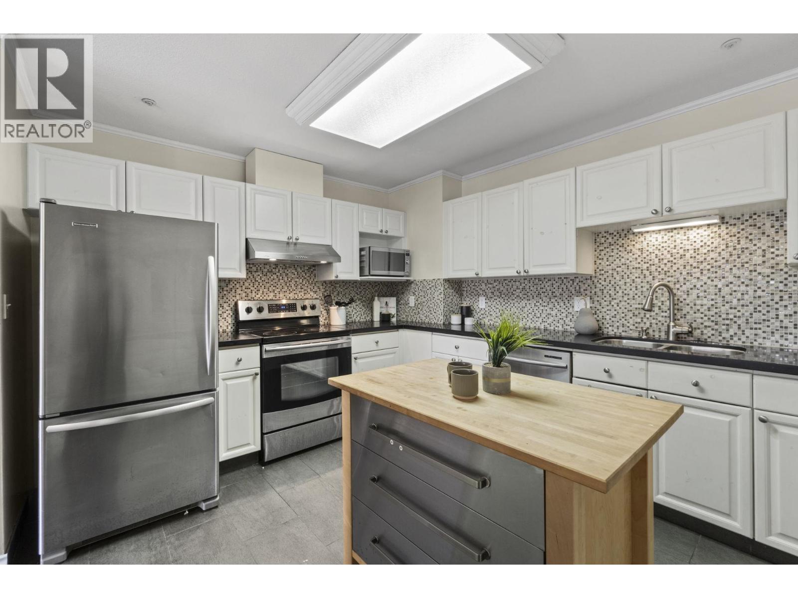 425 3 Rialto Court, New Westminster, British Columbia  V3M 5T4 - Photo 6 - R3100615