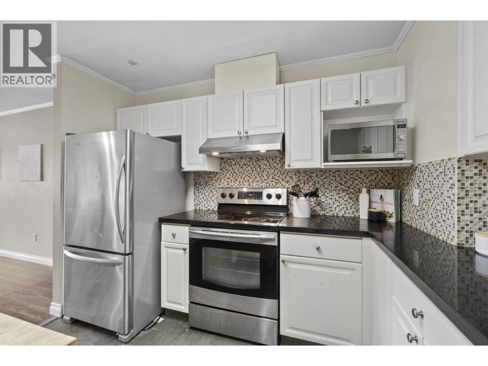 425 3 Rialto Court, New Westminster, British Columbia  V3M 5T4 - Photo 8 - R3100615