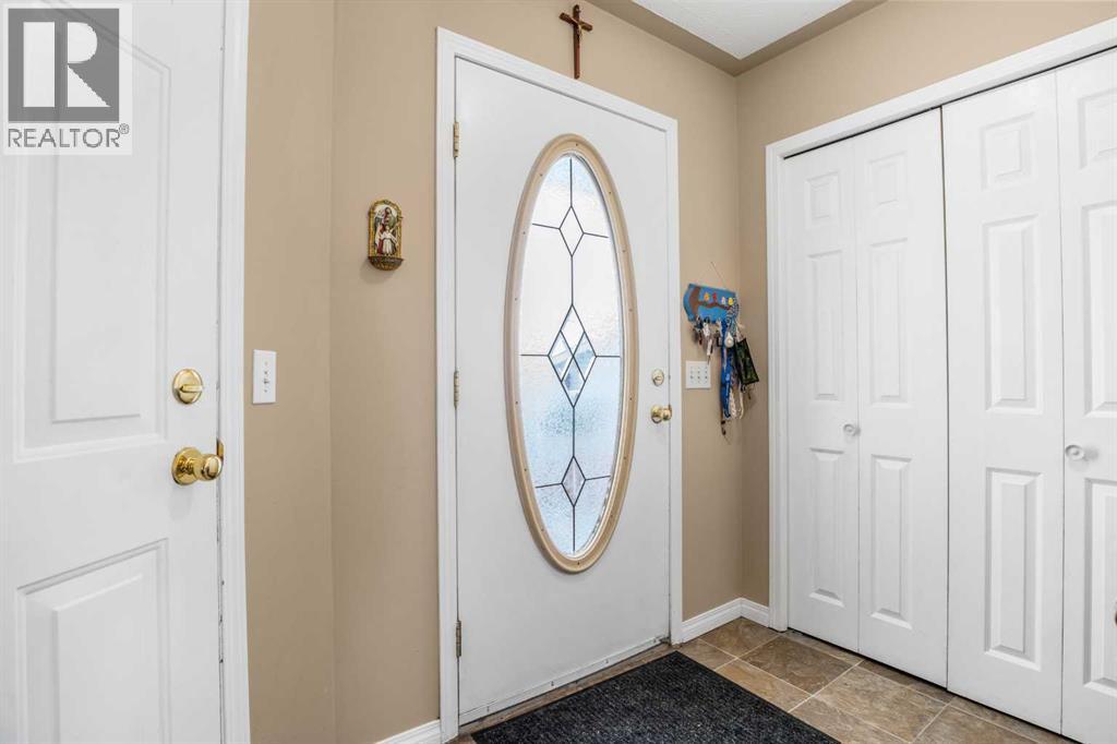 31 Ross Place, Crossfield, Alberta  T0M 0S0 - Photo 2 - A2292693