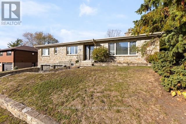 1075 Chelsea Street, Ottawa, Ontario  K1K 0M7 - Photo 3 - X12895718