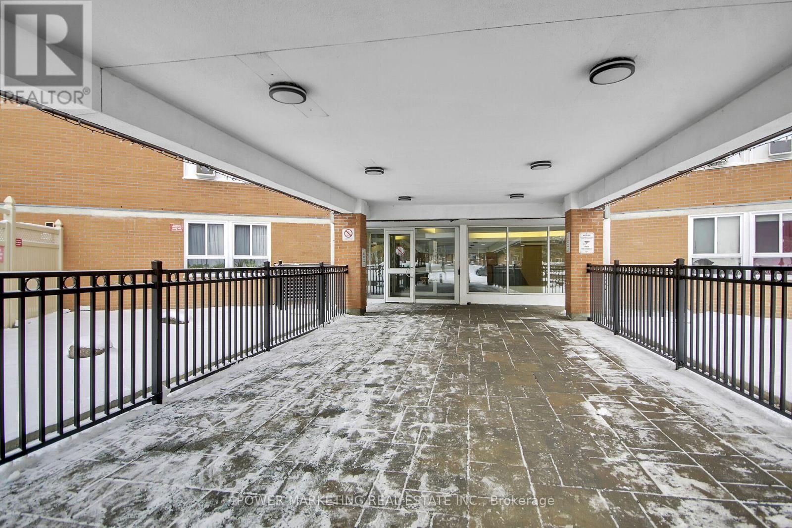 1116 - 2020 Jasmine Crescent, Ottawa, Ontario  K1J 8K5 - Photo 2 - X12895806