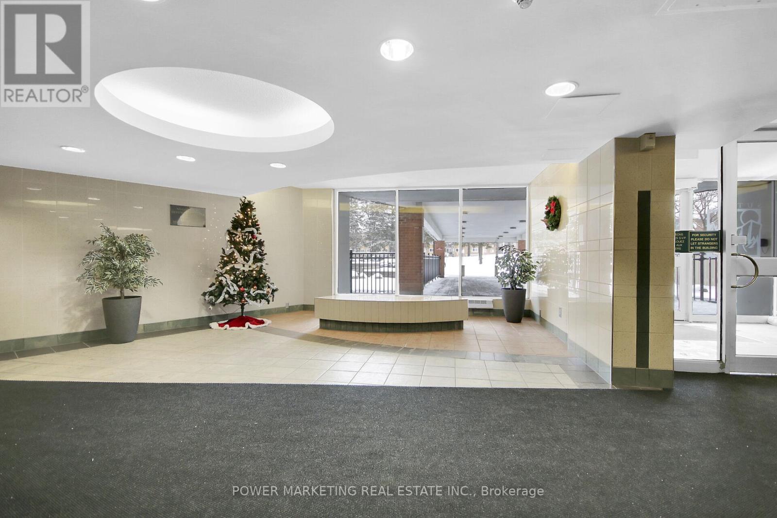 1116 - 2020 Jasmine Crescent, Ottawa, Ontario  K1J 8K5 - Photo 3 - X12895806