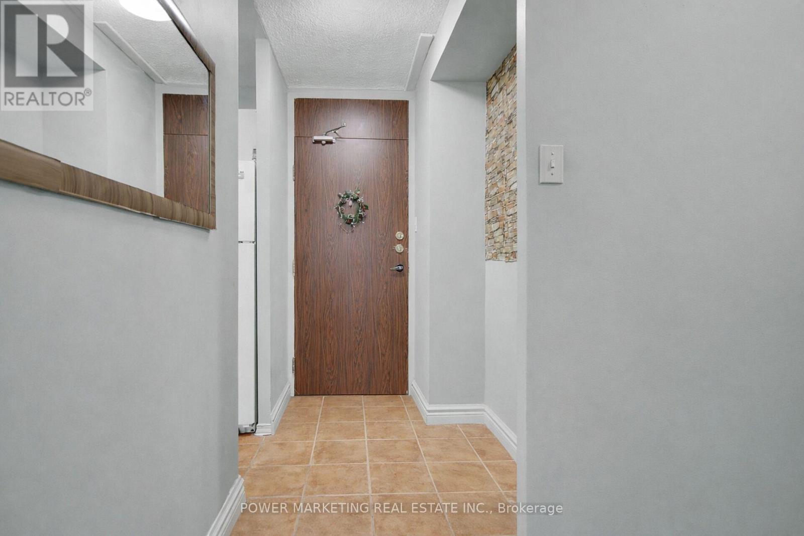 1116 - 2020 Jasmine Crescent, Ottawa, Ontario  K1J 8K5 - Photo 4 - X12895806