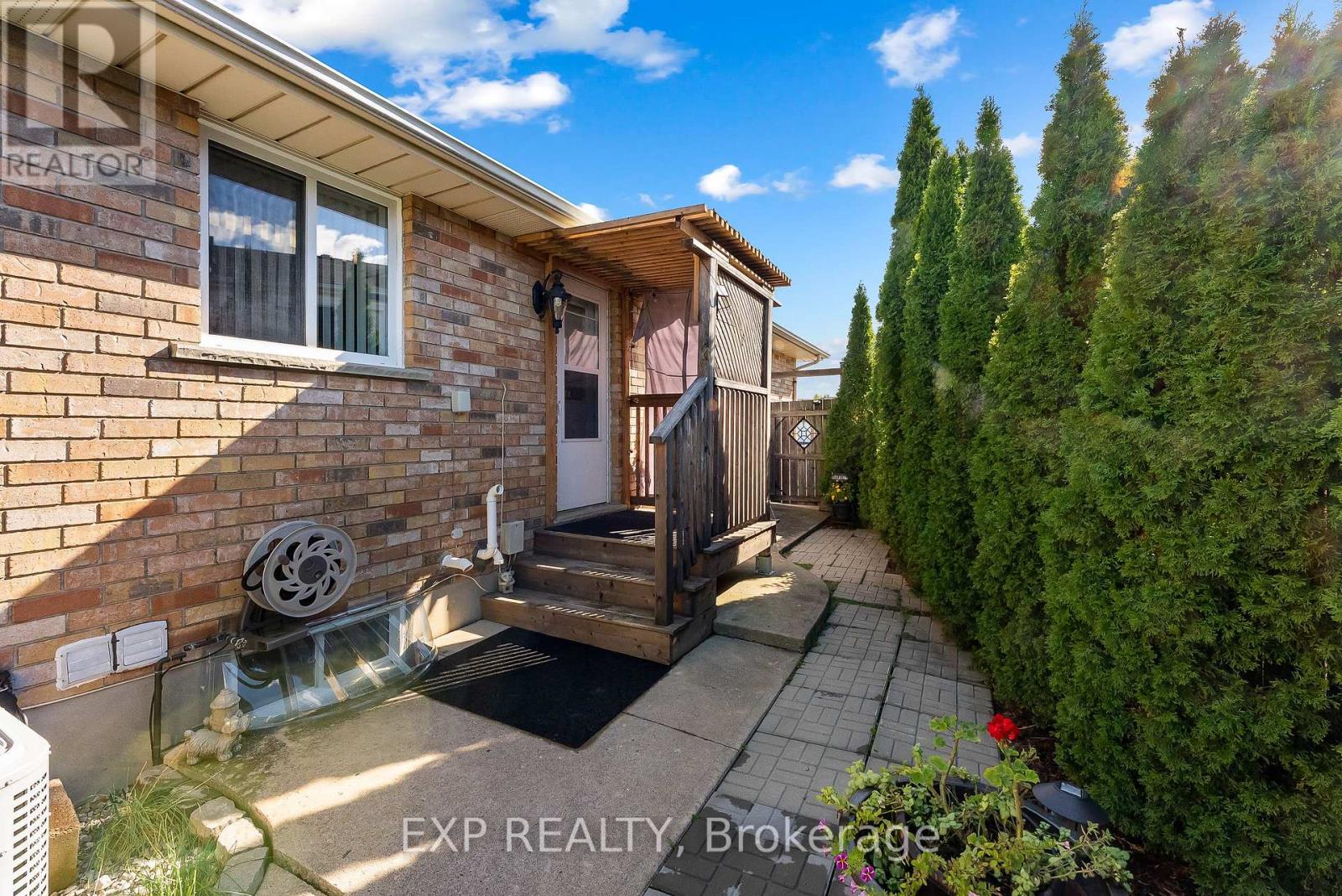 7799 Yvette Crescent, Niagara Falls, Ontario  L2H 3B6 - Photo 31 - X12895760