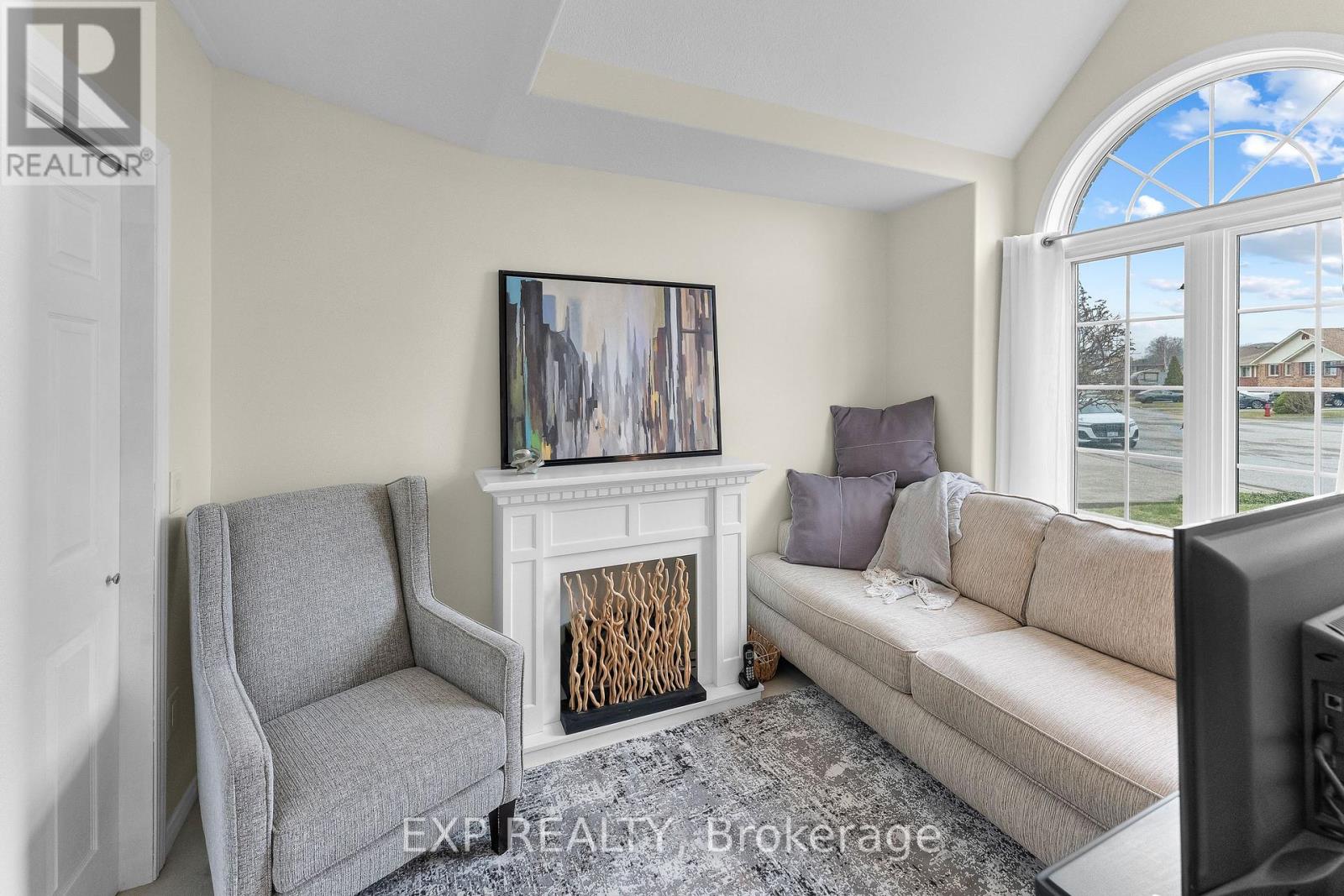 7799 Yvette Crescent, Niagara Falls, Ontario  L2H 3B6 - Photo 5 - X12895760