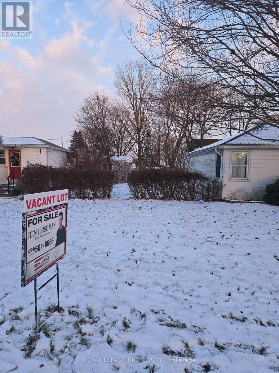 126 Oakwood Street, Port Colborne, Ontario  L3K 5G3 - Photo 1 - X12895784