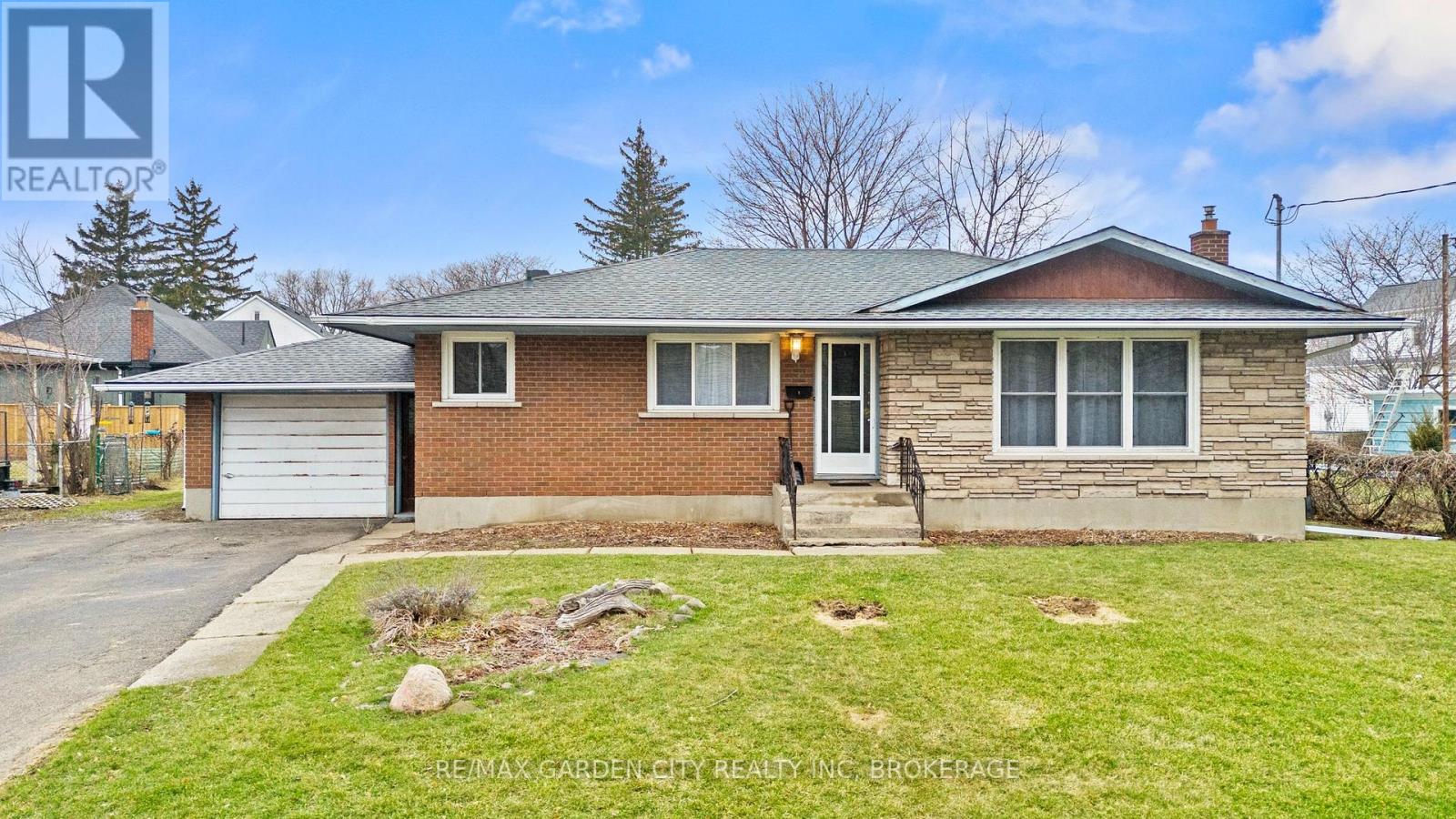 1 GLADMAN AVENUE, st. catharines (rural port), Ontario