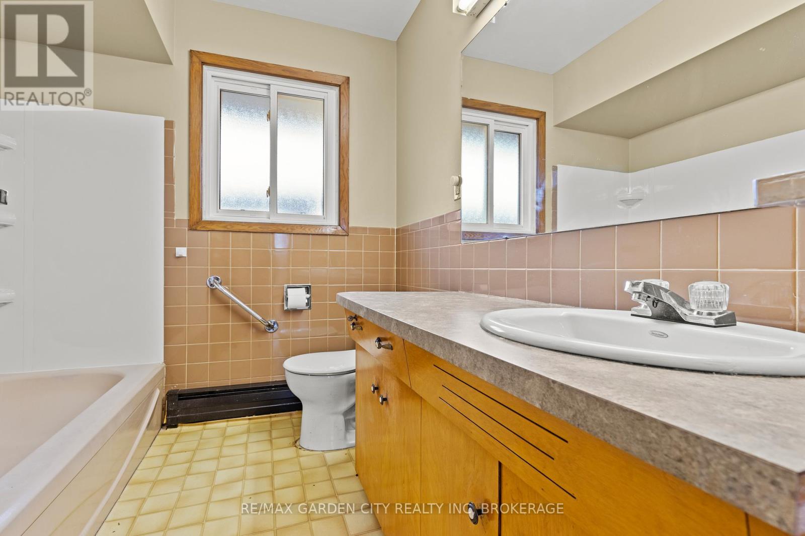 1 Gladman Avenue, St. Catharines, Ontario  L2N 4A2 - Photo 21 - X12895894