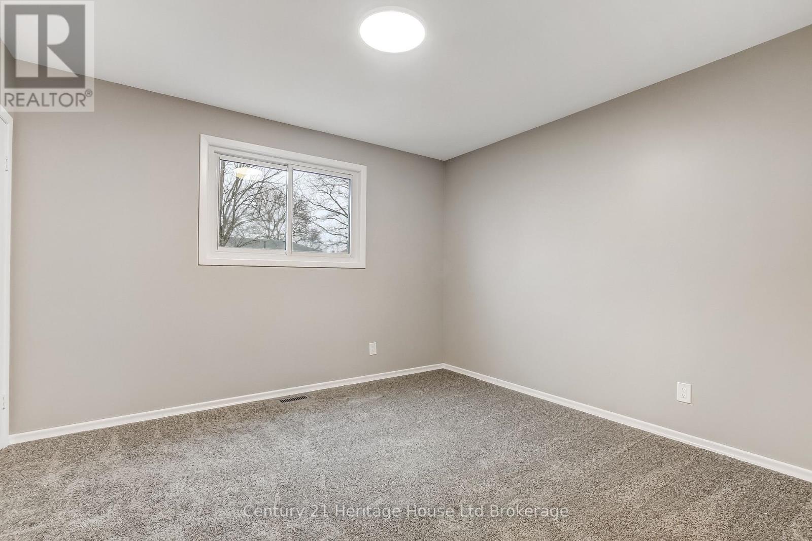 768 Gladstone Drive, Woodstock, Ontario  N4S 5S9 - Photo 12 - X12895706