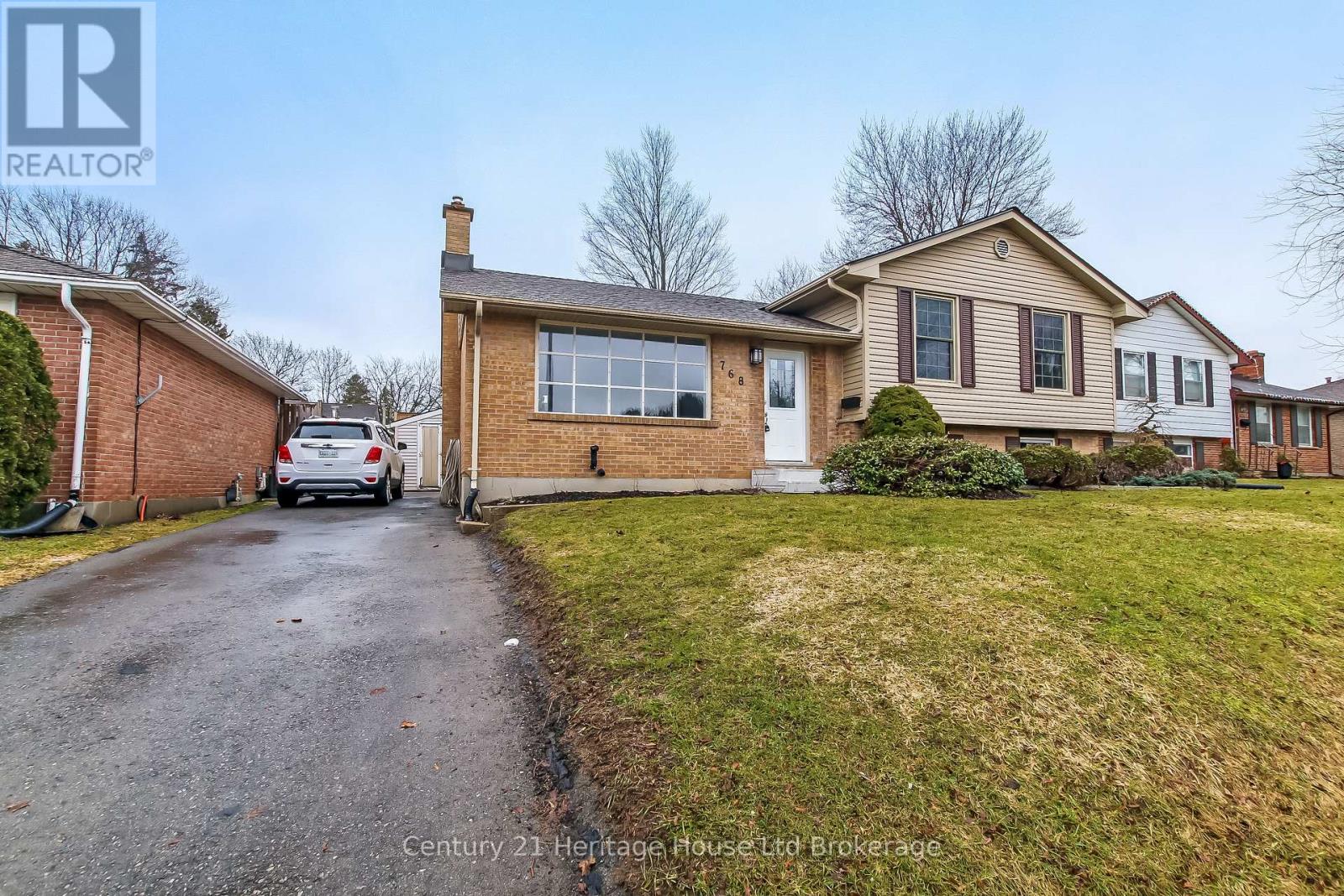 768 Gladstone Drive, Woodstock, Ontario  N4S 5S9 - Photo 2 - X12895706