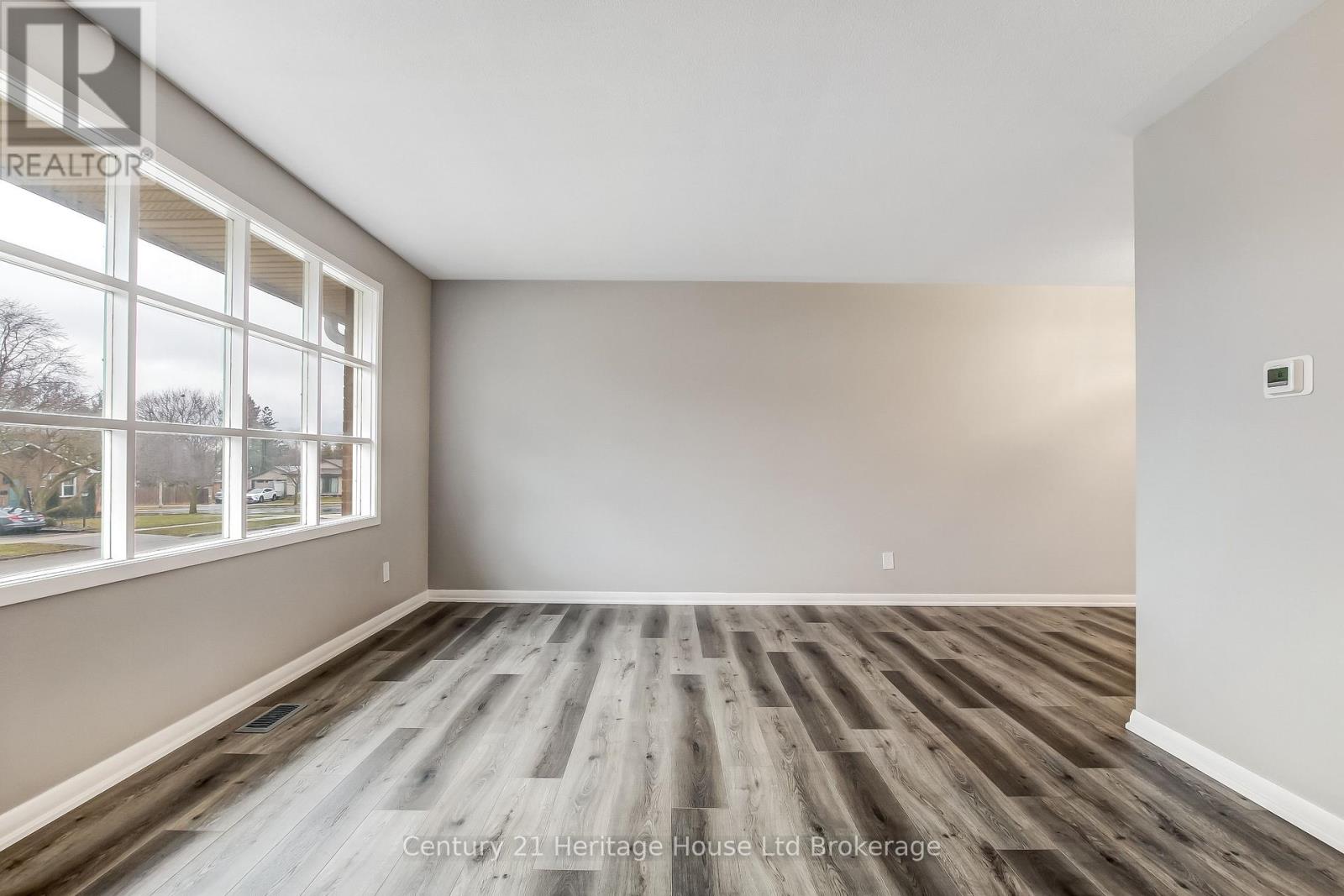 768 Gladstone Drive, Woodstock, Ontario  N4S 5S9 - Photo 4 - X12895706