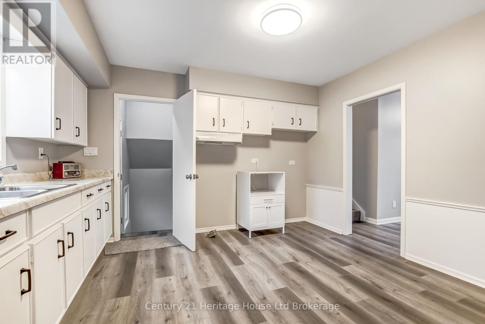 768 Gladstone Drive, Woodstock, Ontario  N4S 5S9 - Photo 7 - X12895706