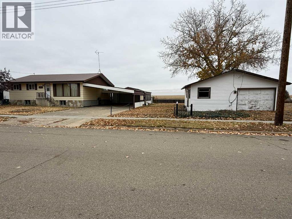 305 2 Street E, Foremost, Alberta  T0K 0X0 - Photo 2 - A2264352