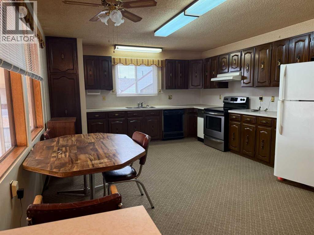 305 2 Street E, Foremost, Alberta  T0K 0X0 - Photo 6 - A2264352