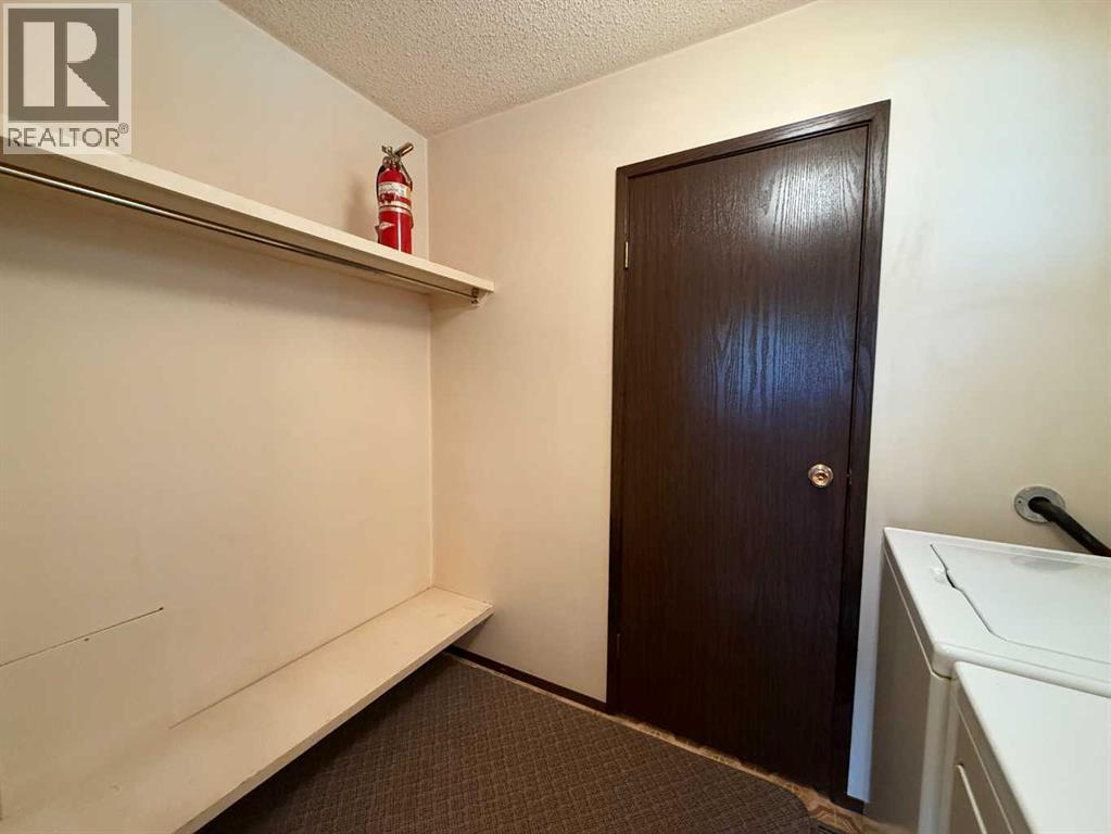 305 2 Street E, Foremost, Alberta  T0K 0X0 - Photo 11 - A2264352