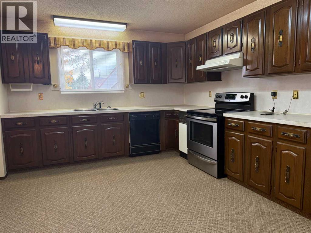 305 2 Street E, Foremost, Alberta  T0K 0X0 - Photo 8 - A2264352