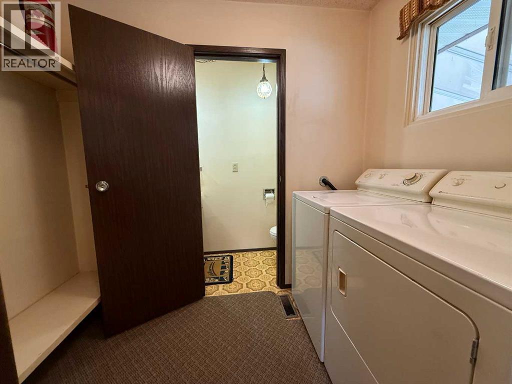 305 2 Street E, Foremost, Alberta  T0K 0X0 - Photo 10 - A2264352