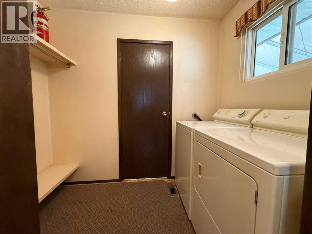 305 2 Street E, Foremost, Alberta  T0K 0X0 - Photo 9 - A2264352