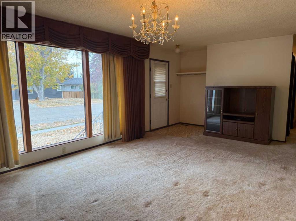 305 2 Street E, Foremost, Alberta  T0K 0X0 - Photo 15 - A2264352