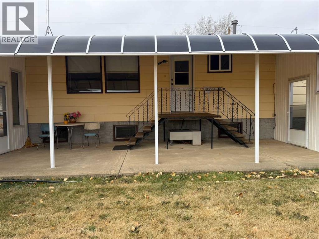 305 2 Street E, Foremost, Alberta  T0K 0X0 - Photo 36 - A2264352