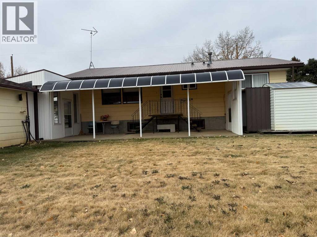 305 2 Street E, Foremost, Alberta  T0K 0X0 - Photo 37 - A2264352