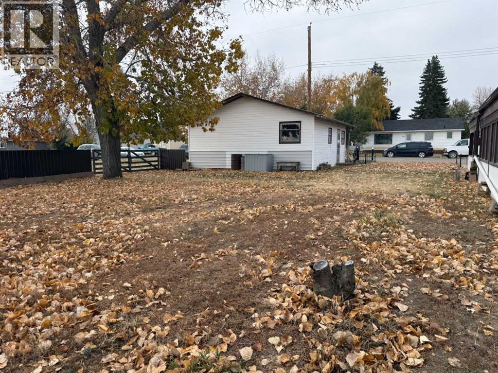 305 2 Street E, Foremost, Alberta  T0K 0X0 - Photo 31 - A2264352