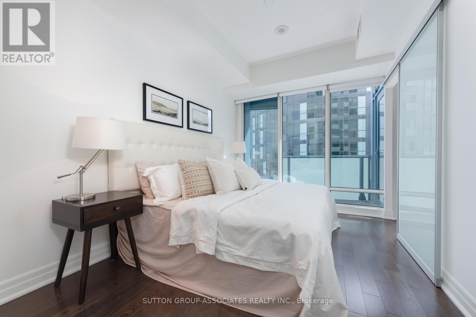 3212 - 8 The Esplanade Avenue, Toronto (Waterfront Communities), Ontario  M5E 0A6 - Photo 12 - C12869210