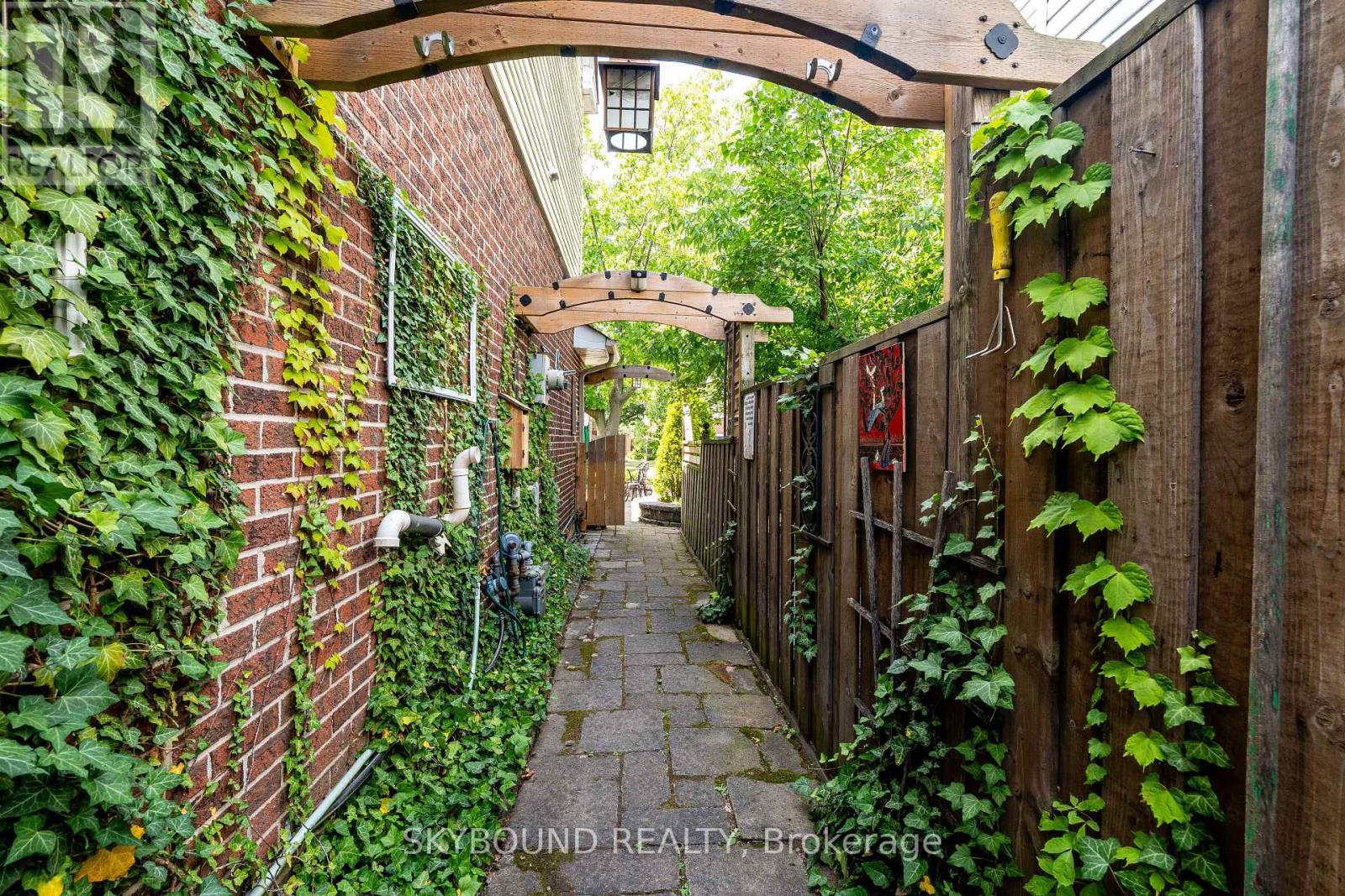 6292 Starfield Crescent, Mississauga, Ontario  L5N 1X4 - Photo 47 - W12891524