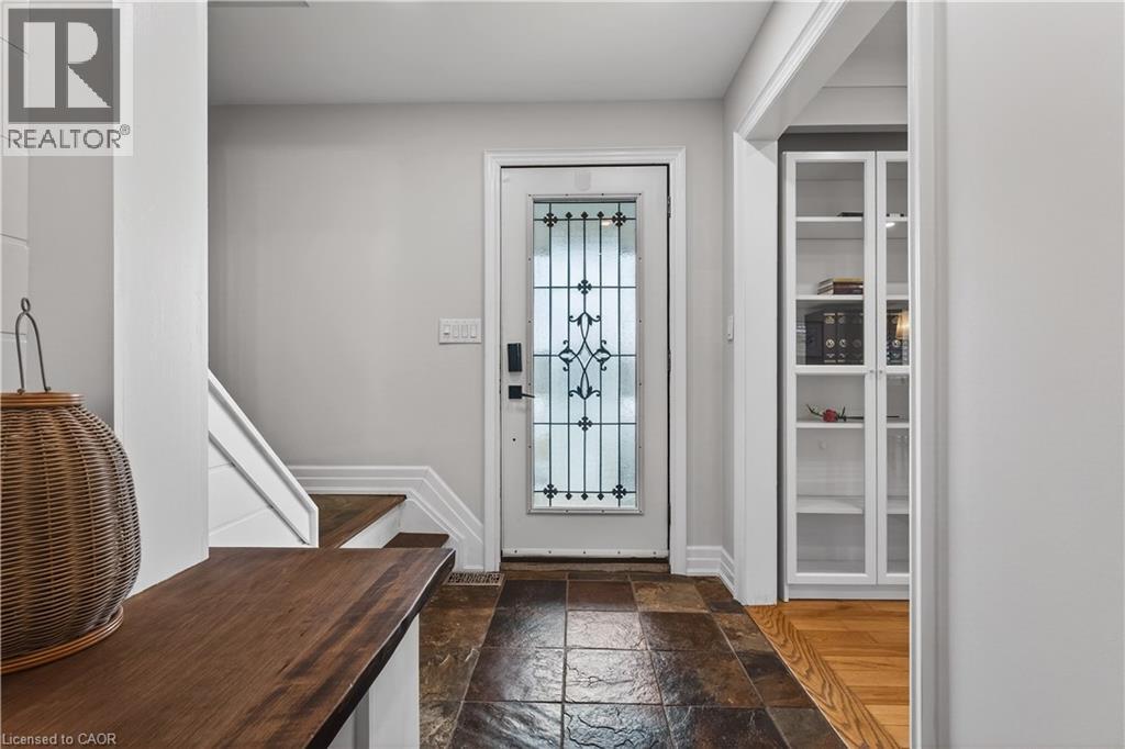 4931 Cameron Avenue, Beamsville, Ontario  L3J 0B9 - Photo 4 - 40811577