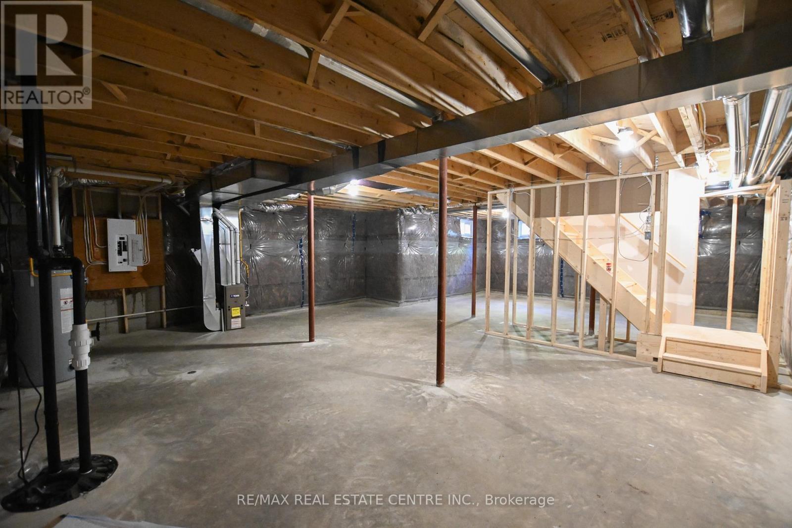 284 Darling Street, Brantford, Ontario  N3S 3X6 - Photo 21 - X12401356