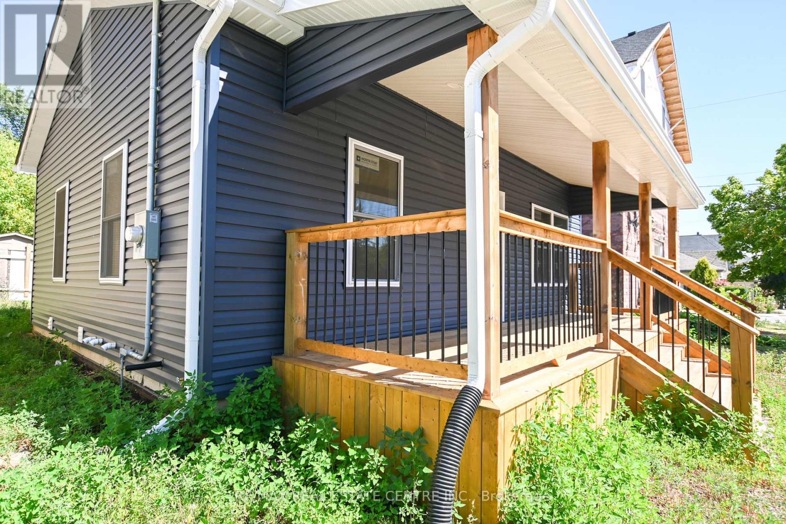 284 DARLING STREET, Brantford, Ontario