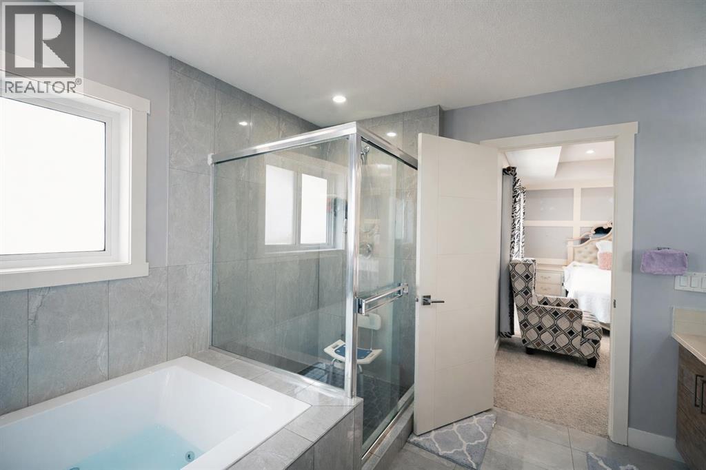 106 Baysprings Gardens Sw, Airdrie, Alberta  T4B 5C6 - Photo 35 - A2286948