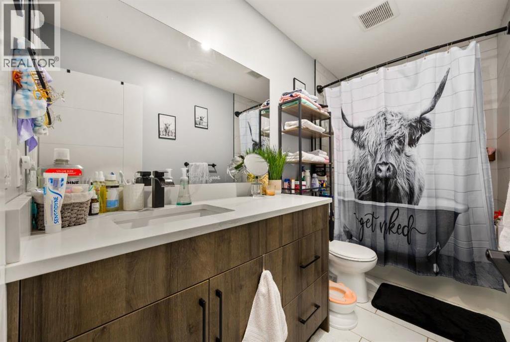 106 Baysprings Gardens Sw, Airdrie, Alberta  T4B 5C6 - Photo 45 - A2286948