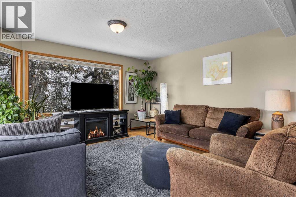 12, 9 Blackrock Crescent W, Canmore, Alberta  T1W 1A2 - Photo 4 - A2290028