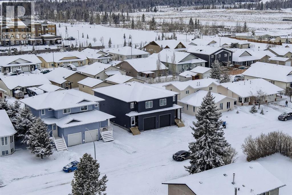 609a 5 Avenue Sw, Sundre, Alberta  T0M 1X0 - Photo 2 - A2293360