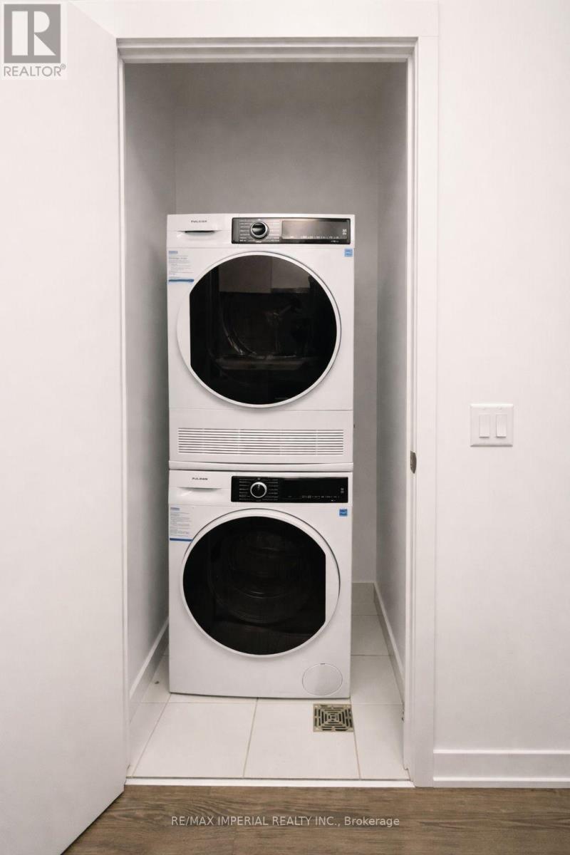 1202 - 180 Front Street E, Toronto, Ontario  M5A 0K9 - Photo 7 - C12895688