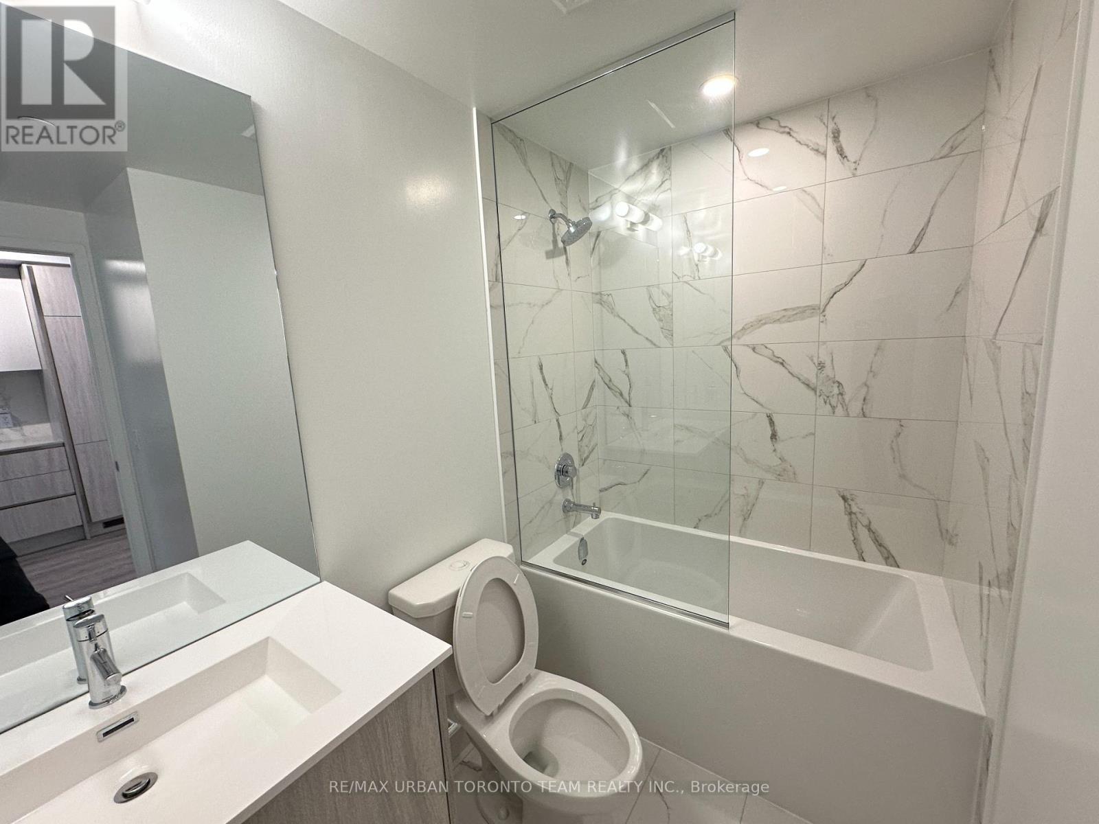 1516 - 180 Front Street E, Toronto, Ontario  M5A 0K9 - Photo 11 - C12895716