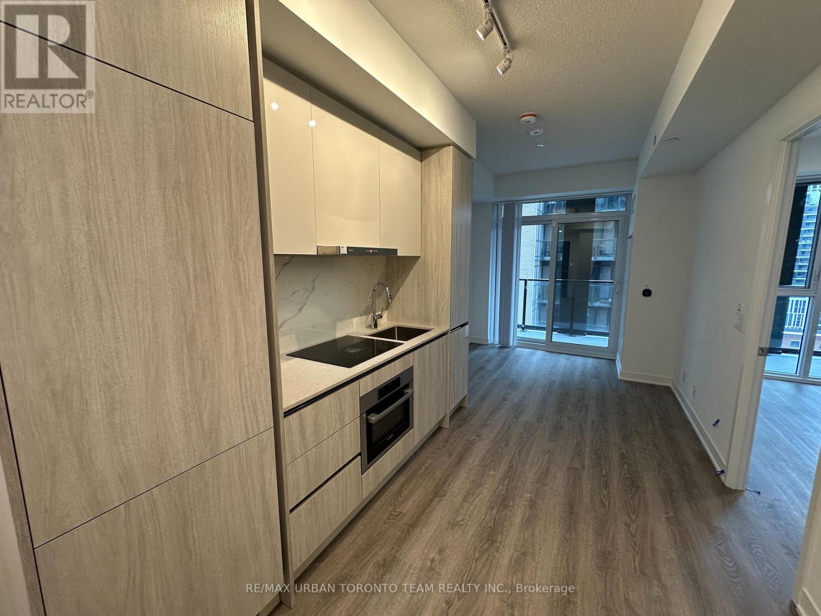 1516 - 180 Front Street E, Toronto, Ontario  M5A 0K9 - Photo 2 - C12895716