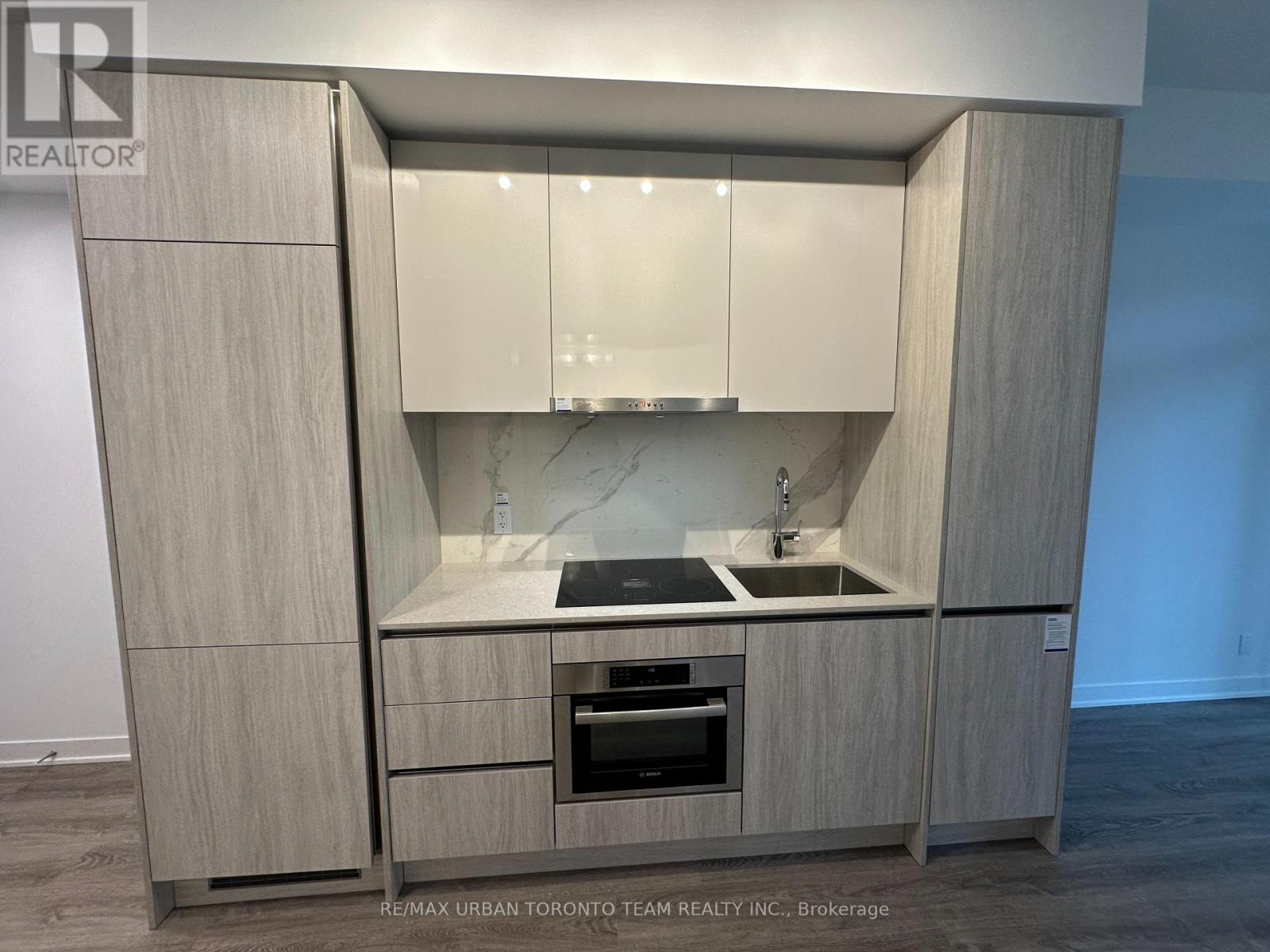 1516 - 180 Front Street E, Toronto, Ontario  M5A 0K9 - Photo 3 - C12895716