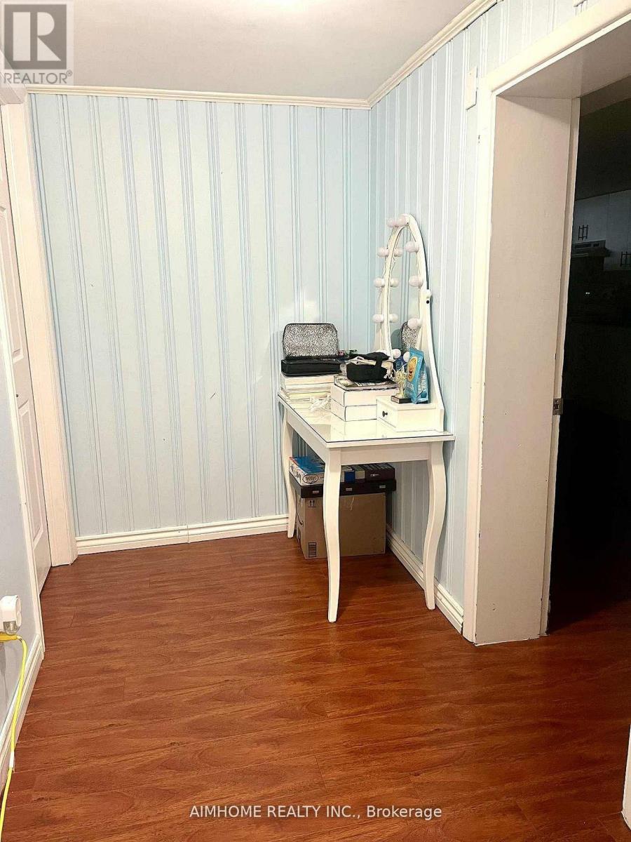 43 Plateau Crescent, Toronto, Ontario  M3C 1M9 - Photo 5 - C12895722