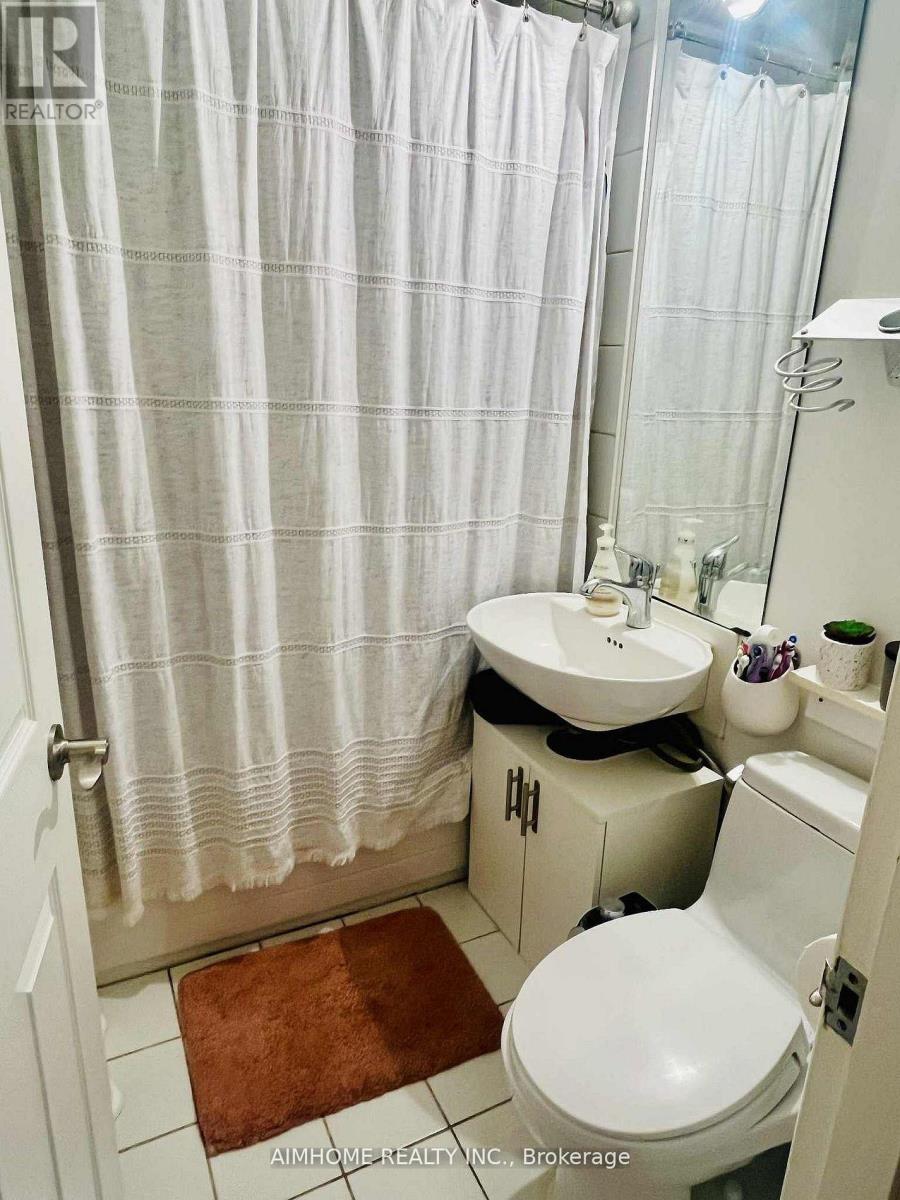 43 Plateau Crescent, Toronto, Ontario  M3C 1M9 - Photo 8 - C12895722