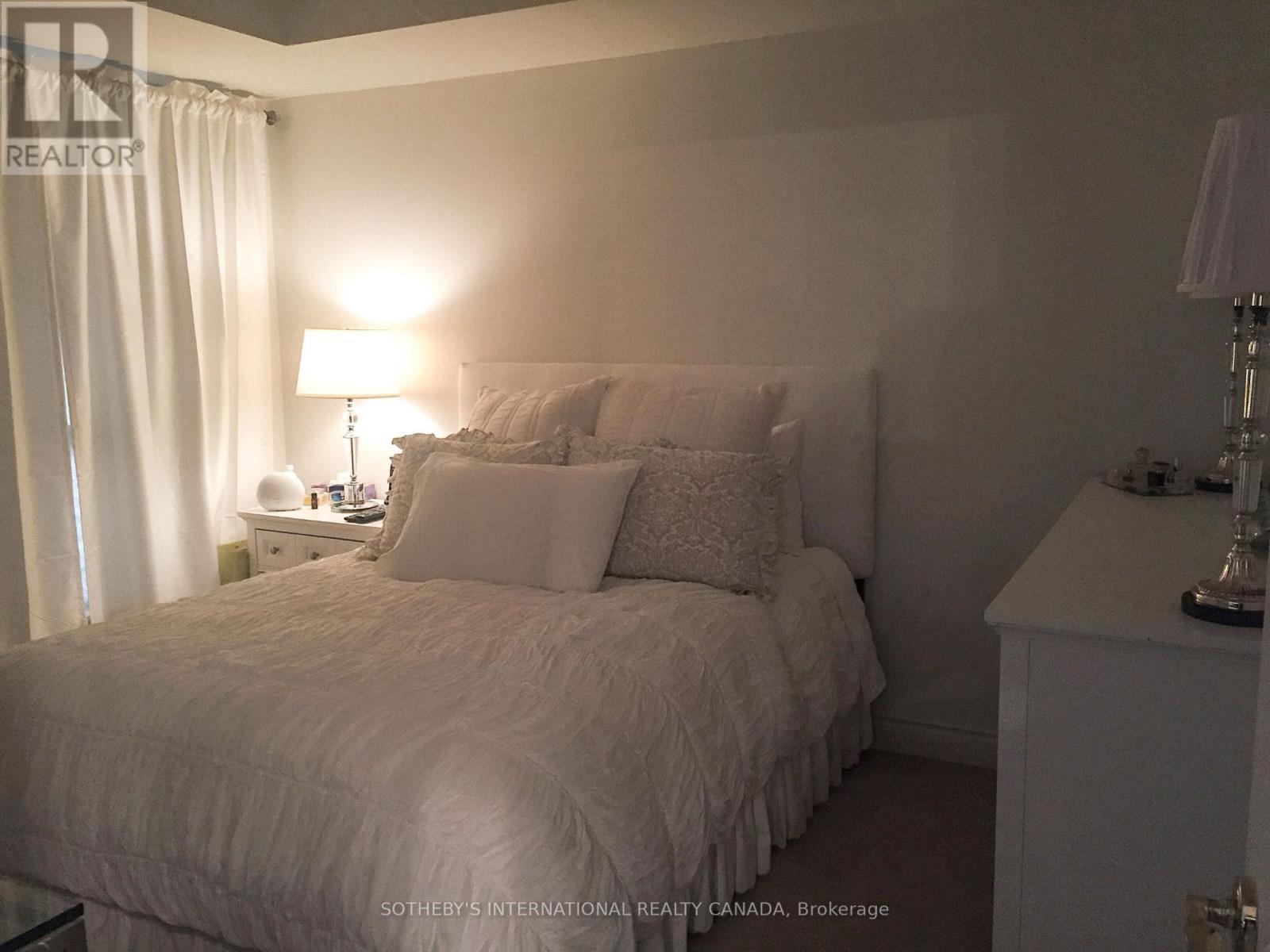 810 - 10 Delisle Avenue, Toronto, Ontario  M4V 3C6 - Photo 8 - C12895812