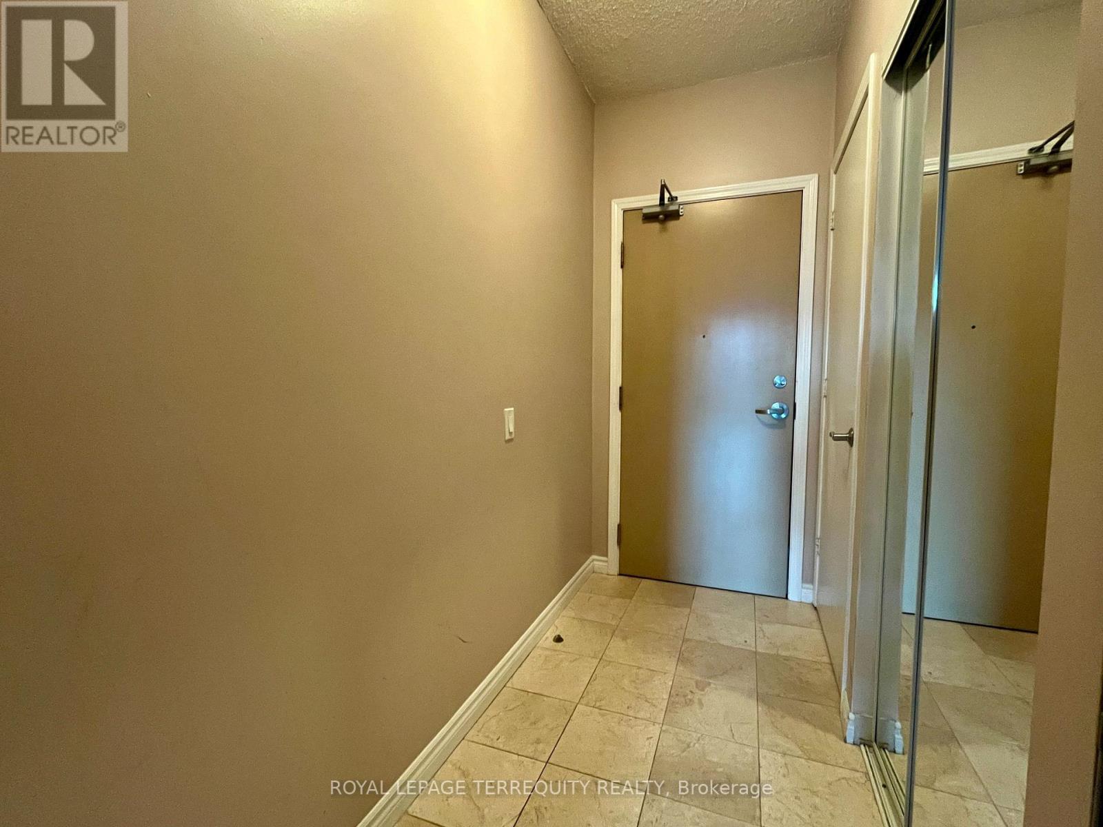 402 - 60 Byng Avenue, Toronto, Ontario  M2N 7K3 - Photo 2 - C12895868