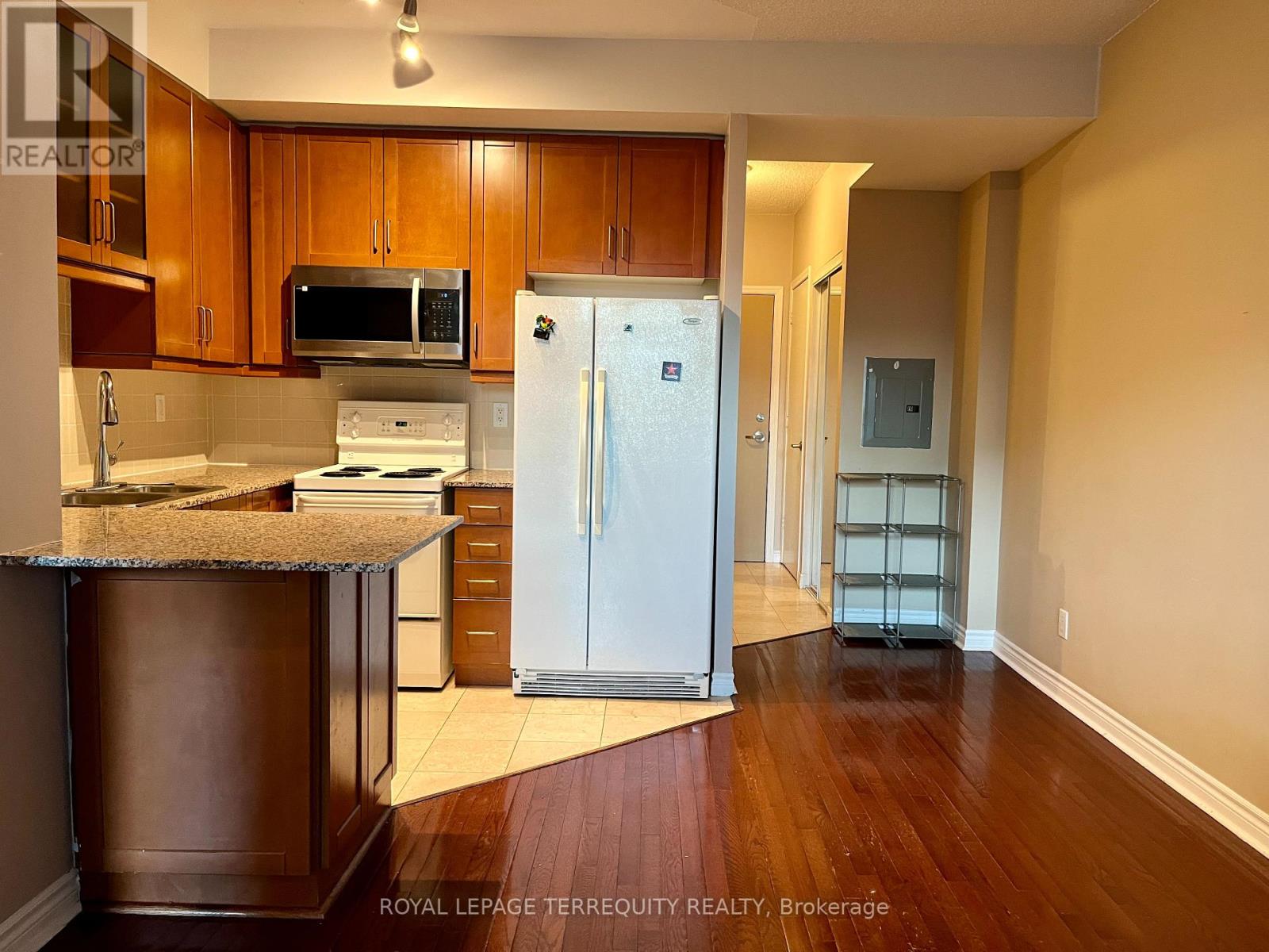 402 - 60 Byng Avenue, Toronto, Ontario  M2N 7K3 - Photo 7 - C12895868